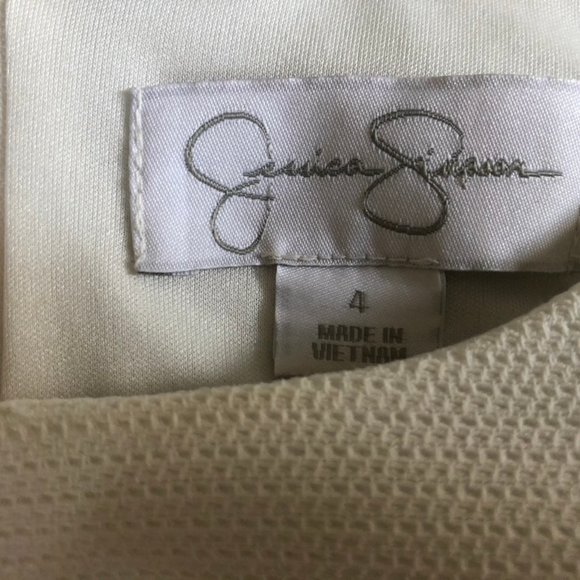 Winter White Shift Dress - Picture 6 of 7